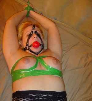 Black Fox Fetish offers a xxx picture gallery with luscious girl in bdsm action